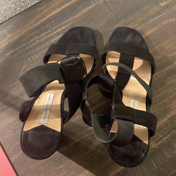 Diane von Furstenberg Women's Black Suede Cage Sandals 10M - Picture 15 of 17